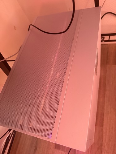 Gamer avec bureau - gamer,
